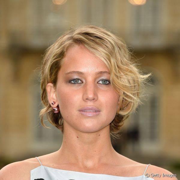 Jennifer Lawrence adora iluminar as pálpebras